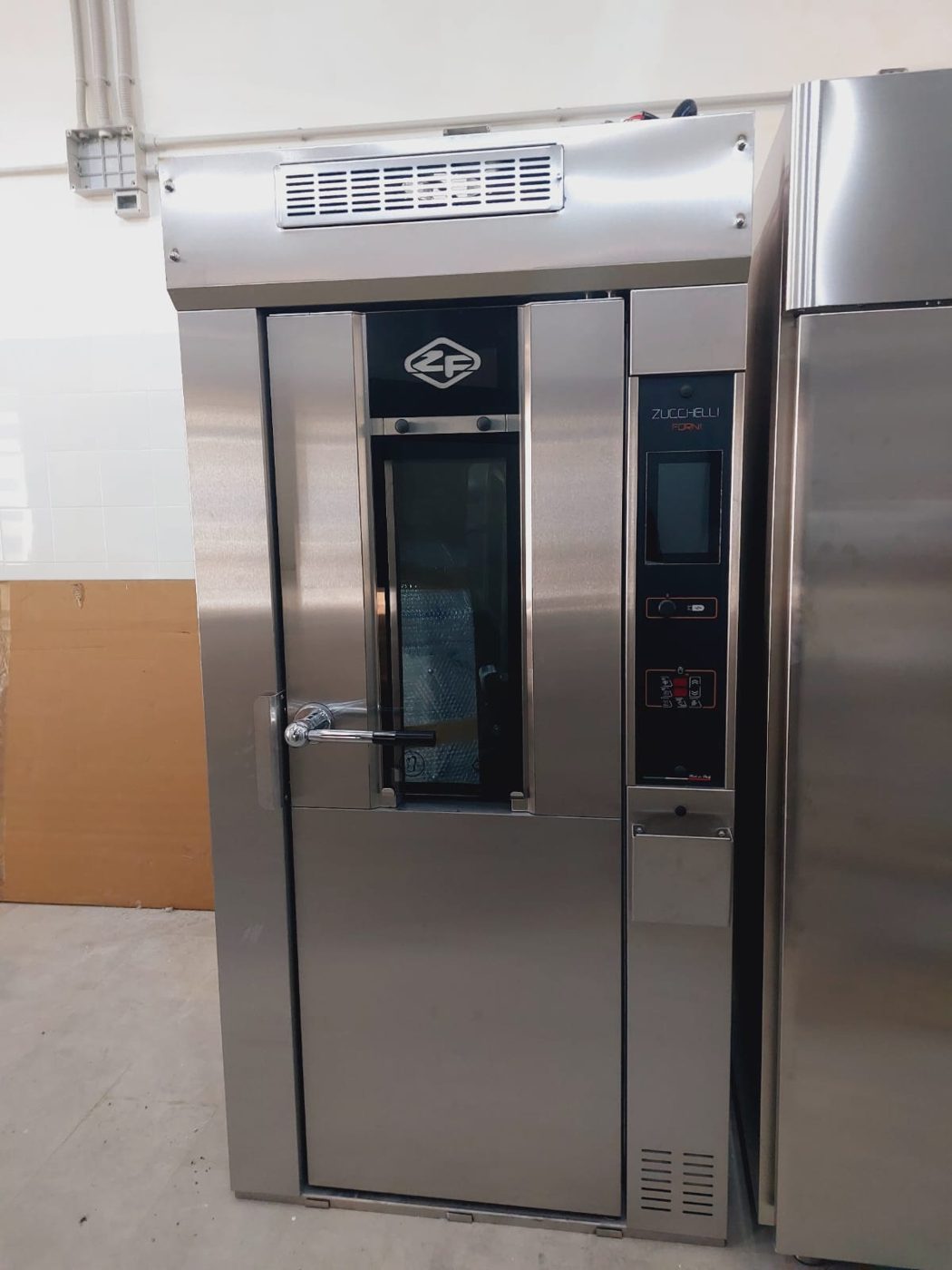 Forno rotativo pronto al collaudo